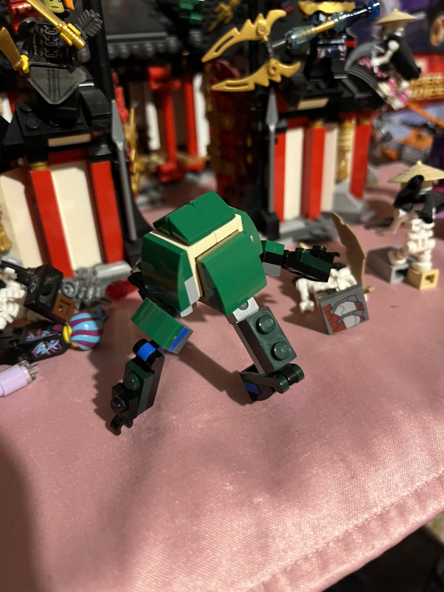 EMMANINJAX1's tweet photo. Veo a todos con su moc de Rocky con el set del conejo y yo hice el mío con las piezas que tenía de varios sets #projecthailmary  #hailmary https://t.co/Qql8P54dZL