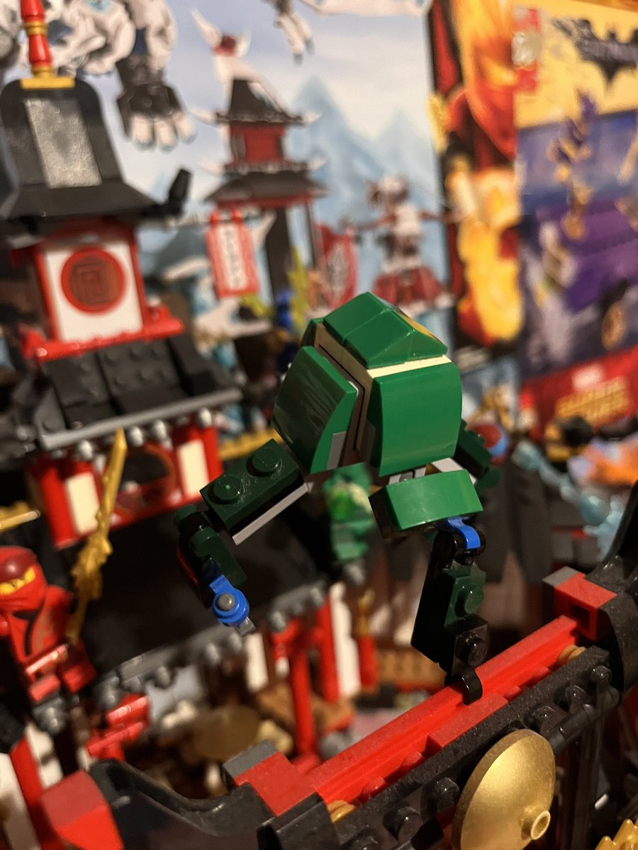 EMMANINJAX1's tweet photo. Veo a todos con su moc de Rocky con el set del conejo y yo hice el mío con las piezas que tenía de varios sets #projecthailmary  #hailmary https://t.co/Qql8P54dZL