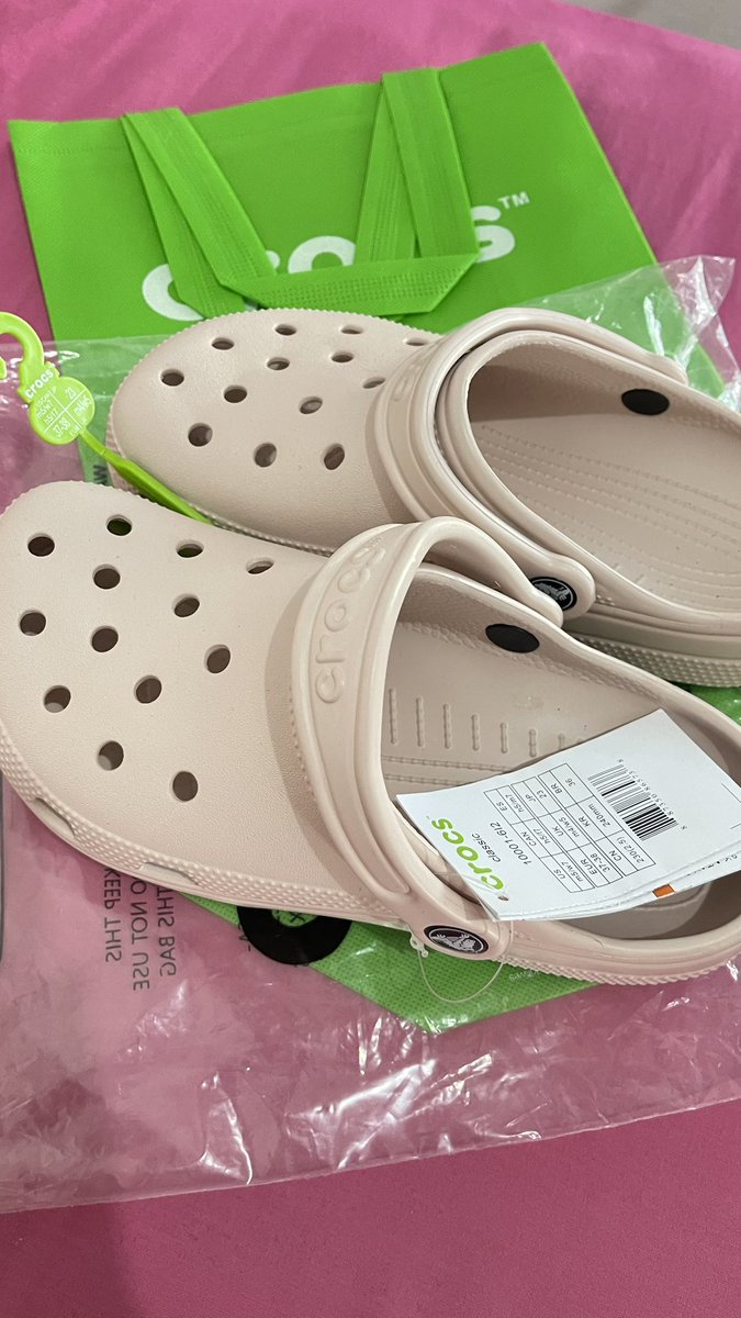 maisonnfindss tweet media