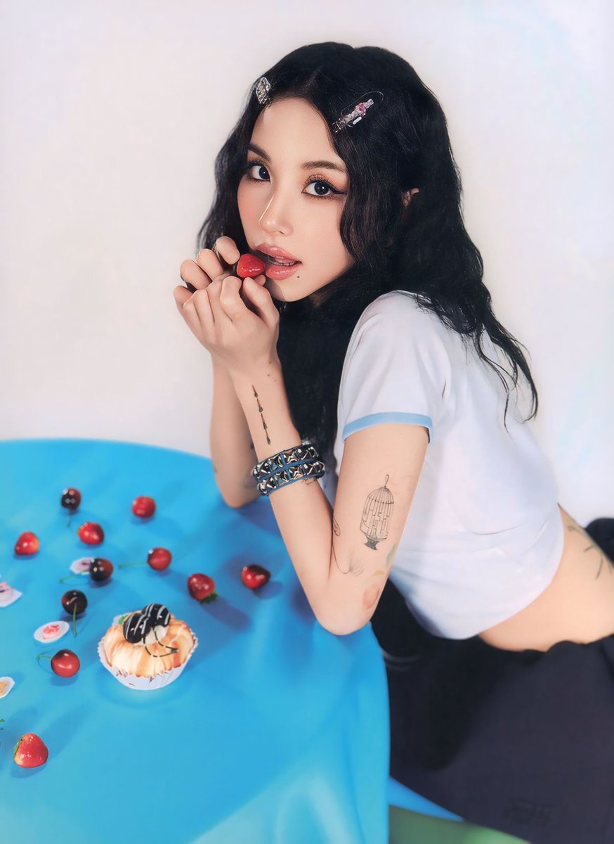 TWICE BRASIL tweet media