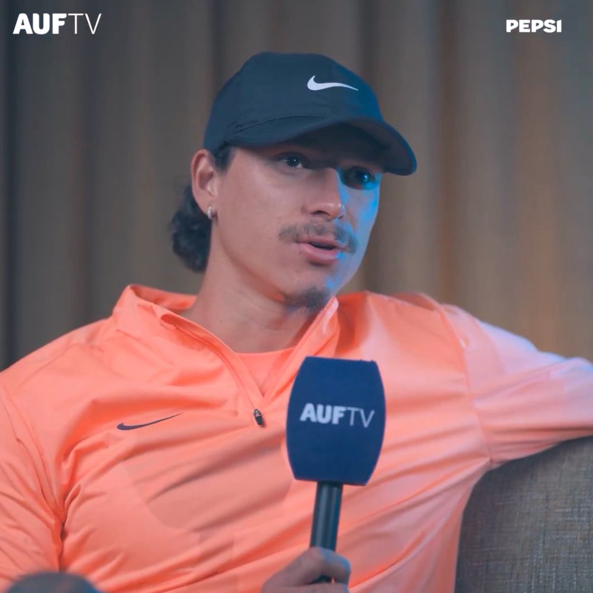 🚨🚨🚨🚨🚨🚨🚨

🎙️ داروين نونيز برسالة مؤثرة 💙

💬
“سأكون كاذبًا إن قلت إنني لا أفتقدهم…”

🔴 عن
ليفربول:
❤️ “جعلوني أشعر بشعور رائع أنا وعائلتي”

👏
“الجماهير منحتني دائمًا الحب والدعم… وكان ذلك مهمًا جدًا لي”

😔
“وبالتأكيد… أفتقد ليفربول”

💔💔💔💔💔💔💔

🔥 كلمات تعكس