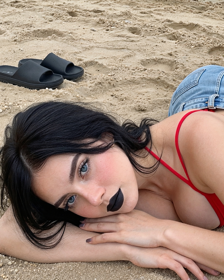 Ren Cosplays tweet media