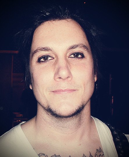 「 ✦ daily synyster gates ✦ 」 tweet media