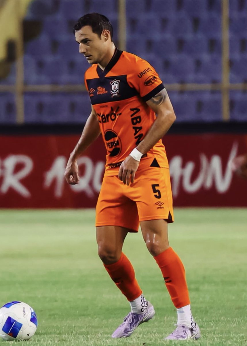 CronicasDePrimera SV tweet media