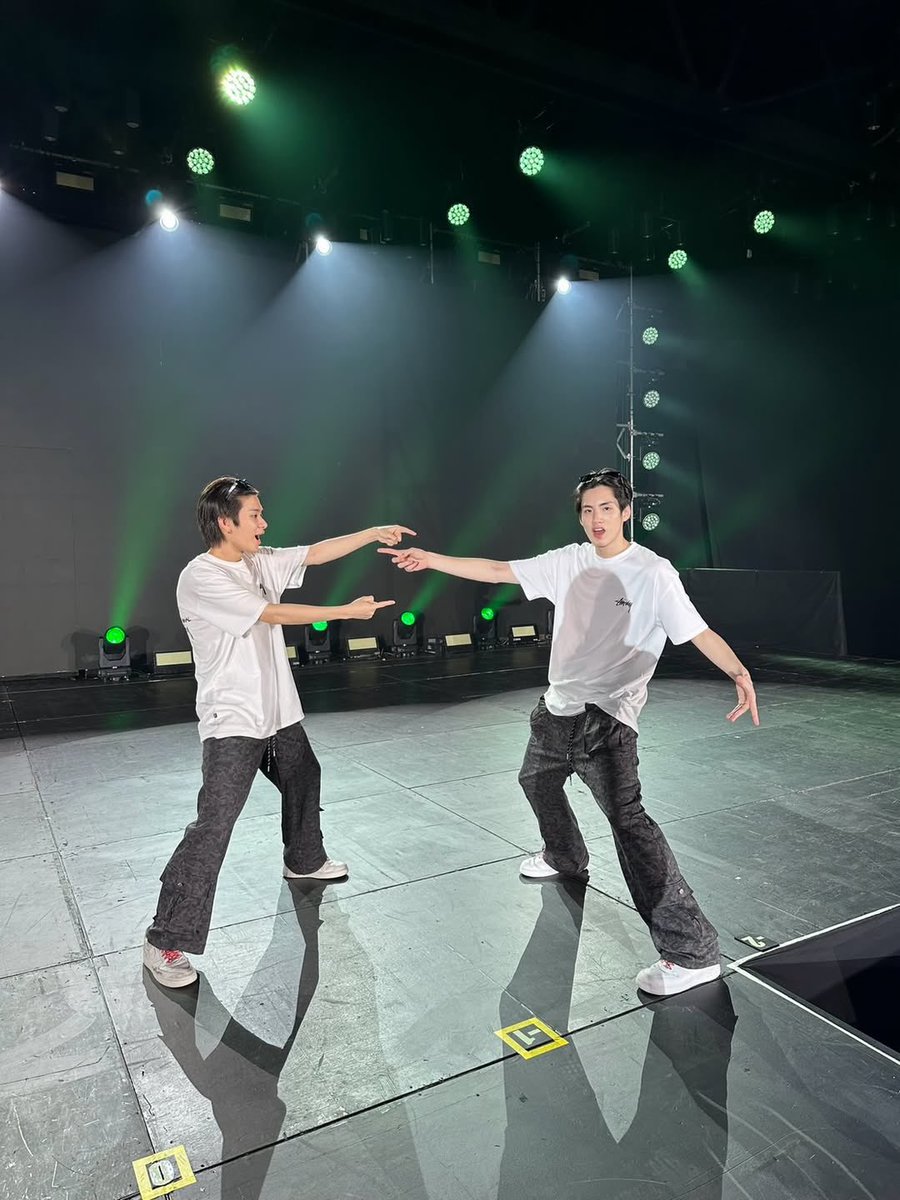 พี่สาวคนนี้เป็นติ่งตลอดไป tweet media