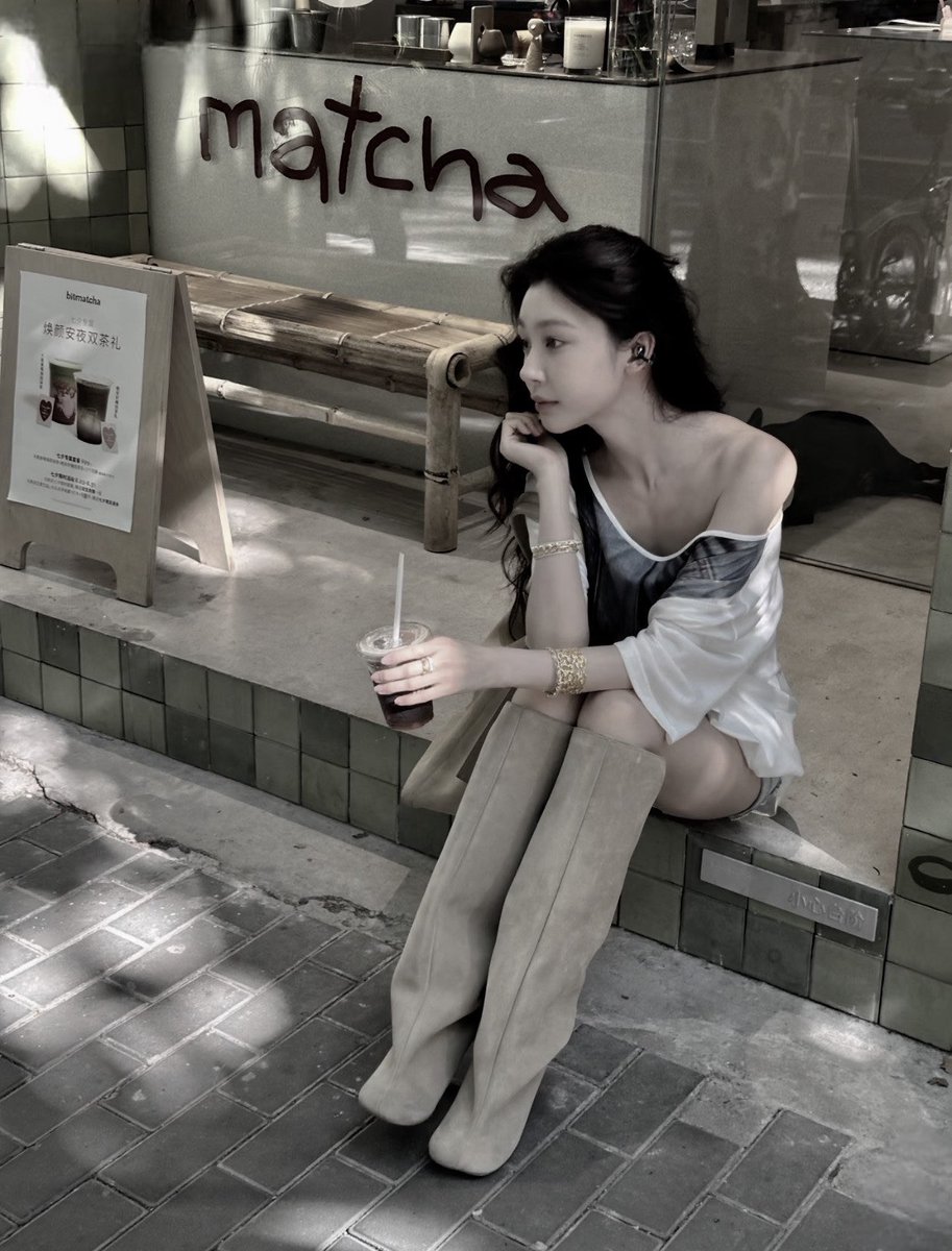 DELILAH. tweet media