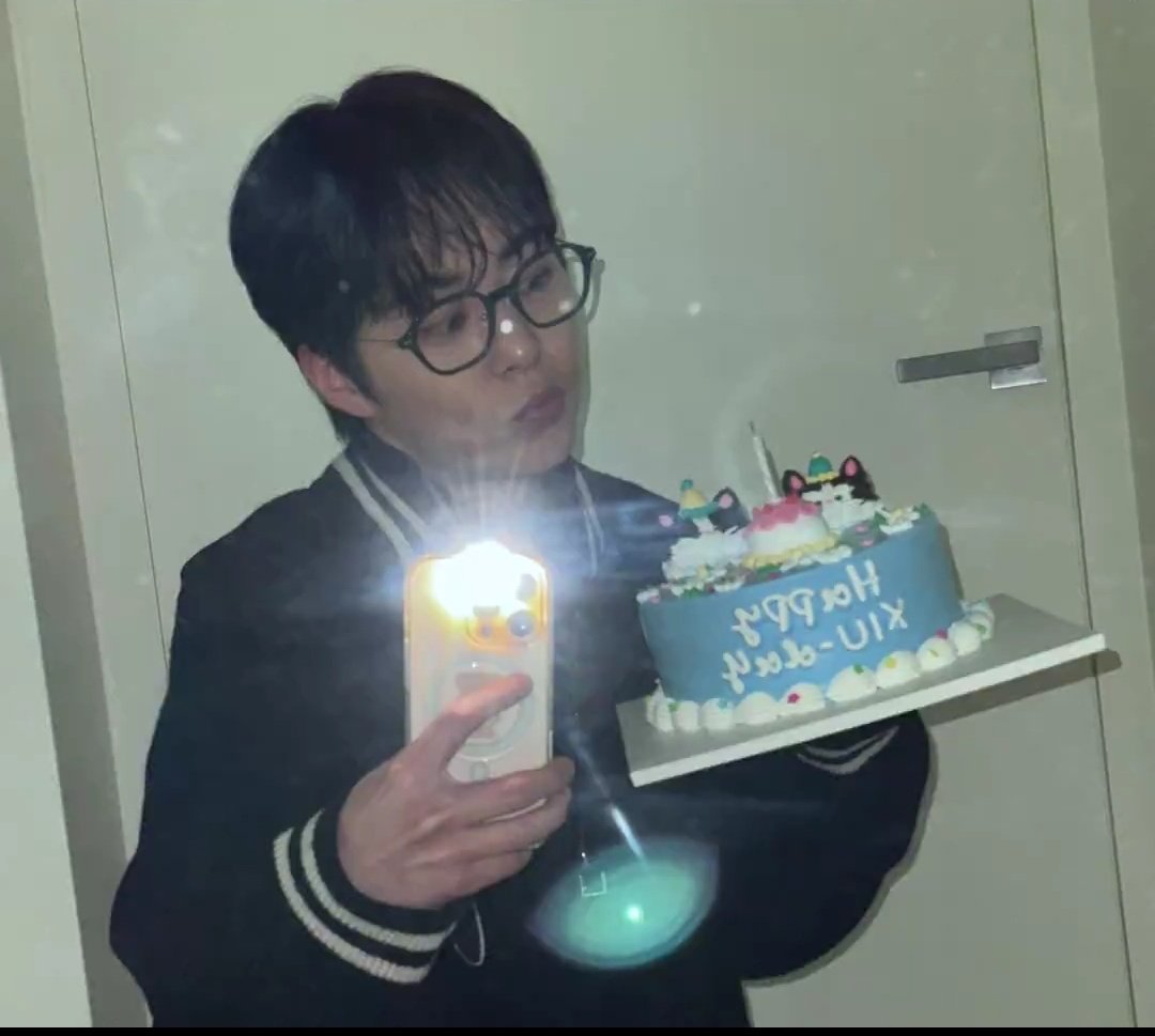 t | happy xiumin day! 💙 tweet media