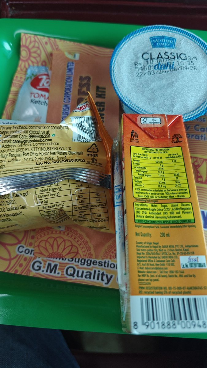 shreyaman's tweet photo. Exactly how dumb one has to be in order to commit this level of stupidity?
I opted for the diabetic option in Tejas and they gave me artificial fruit juice and a cupcake with 23gms of artificial sugar. Moreover, just 1 item instead of 3.
@IRCTCofficial @RailMinIndia @RailwaySeva https://t.co/bEdDfIWzXc