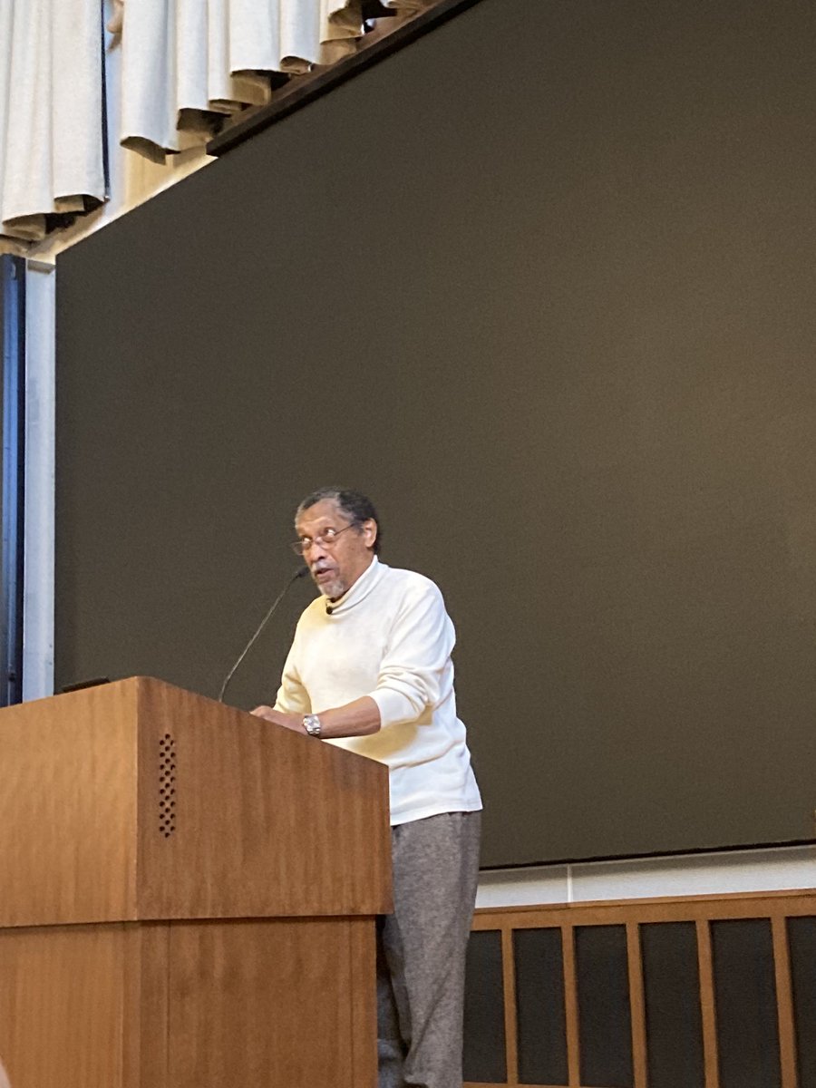 Joyce Carol Oates tweet media