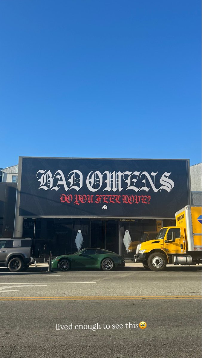 ✖ S † E L L A ✖ tweet media