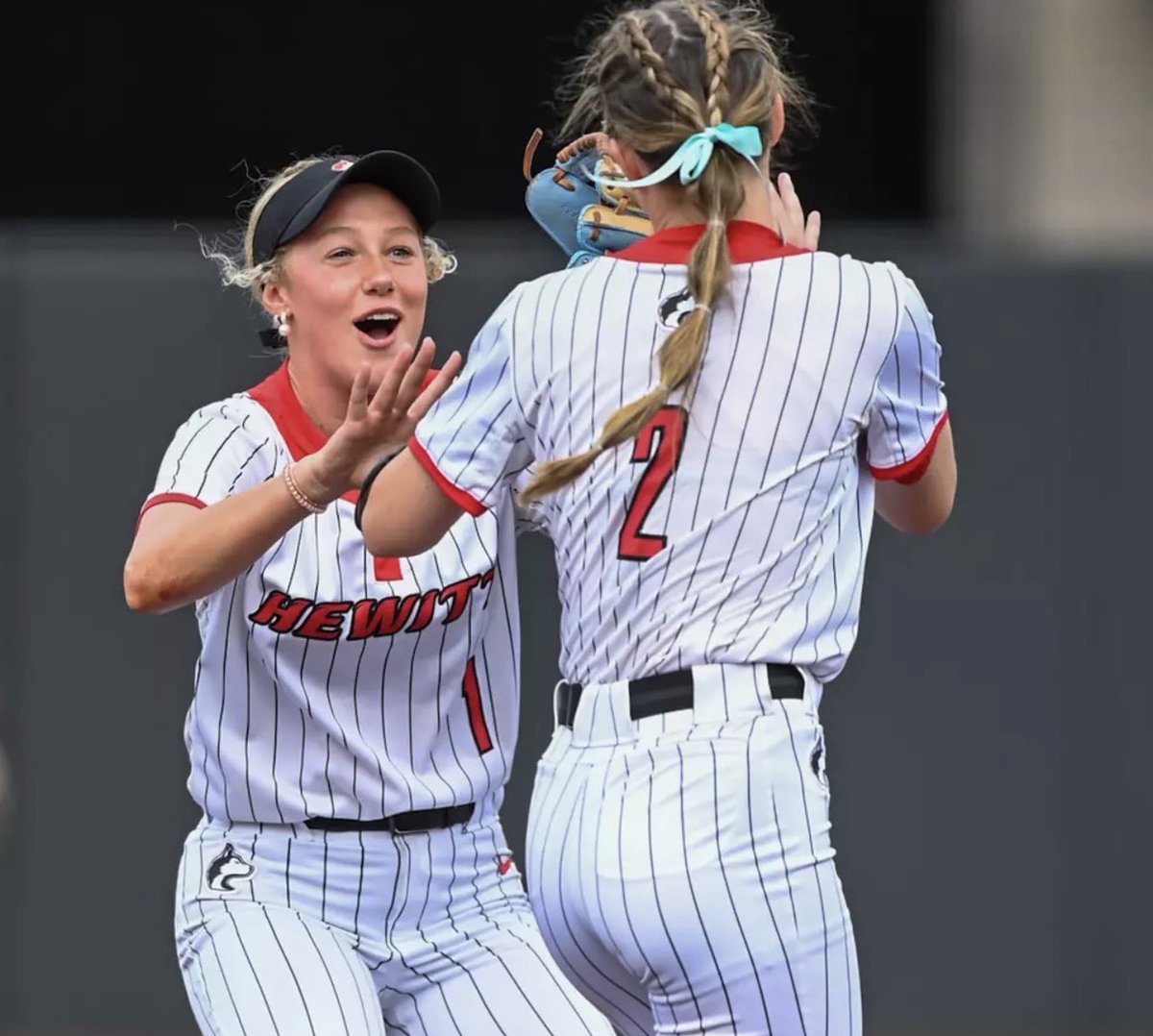 TribSportsLive's tweet photo. Husky @hewittsoftball wins three Wednesday. 

https://t.co/TChhr7pmb6

@corey_goguts @tburt12 https://t.co/vuYoPL3wmN
