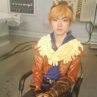 _fakerrai's tweet photo. Bringing back the ancient texts: Faker Ezreal cosplay for an ad 🤣 he just be doing ANYTHING back in his early days as a proplayer lmao https://t.co/58OtIw3E6k