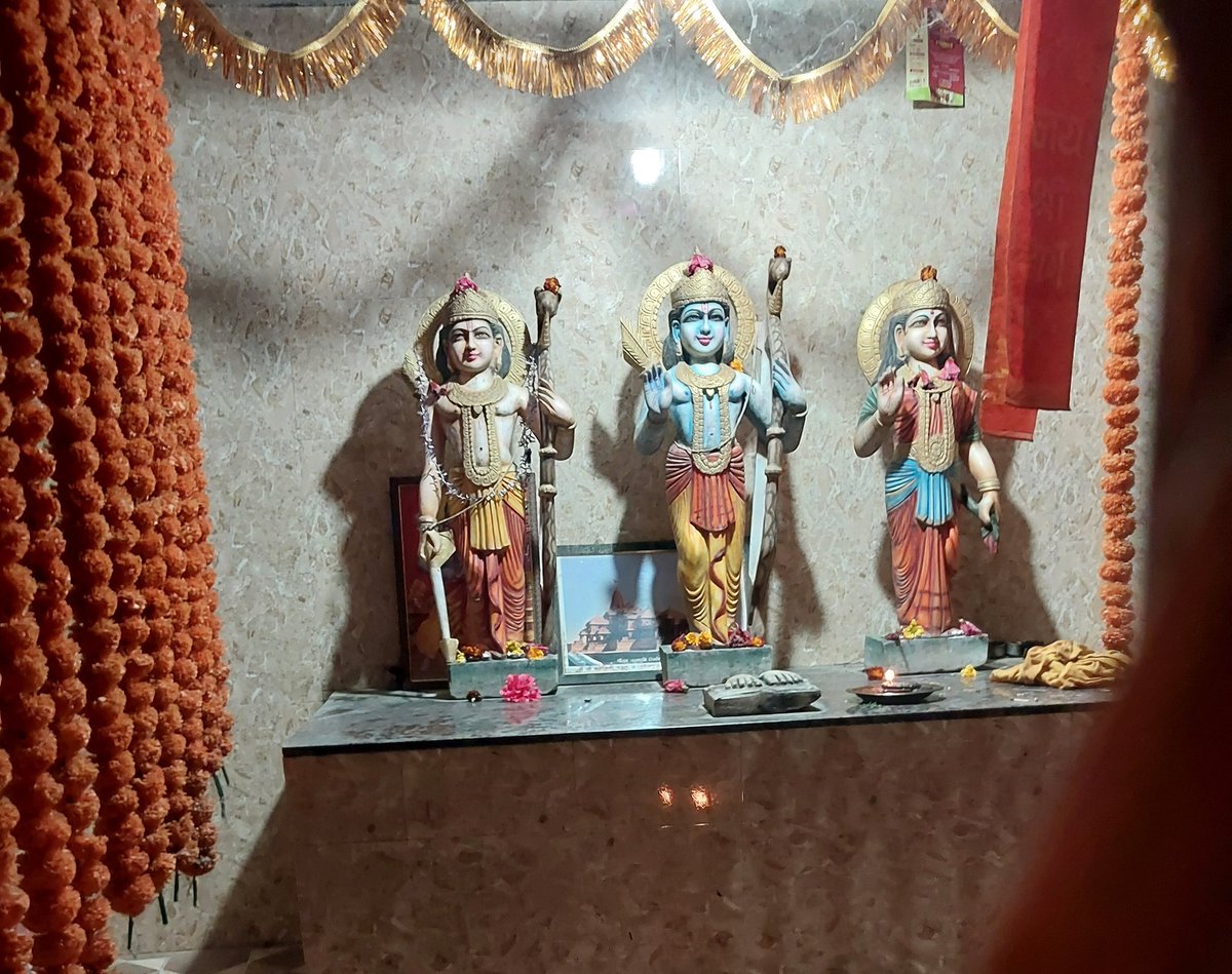 gund_vilas's tweet photo. दुमदुमली अयोध्या, सजले अवघे राष्ट्र,
राम नामाच्या जयघोषाने भारावले महाराष्ट्र! 

​श्रीराम नवमीच्या सर्वांना मनःपूर्वक शुभेच्छा! 

​#श्रीराम_नवमी  #RamNavami https://t.co/6uSSNUY4sx