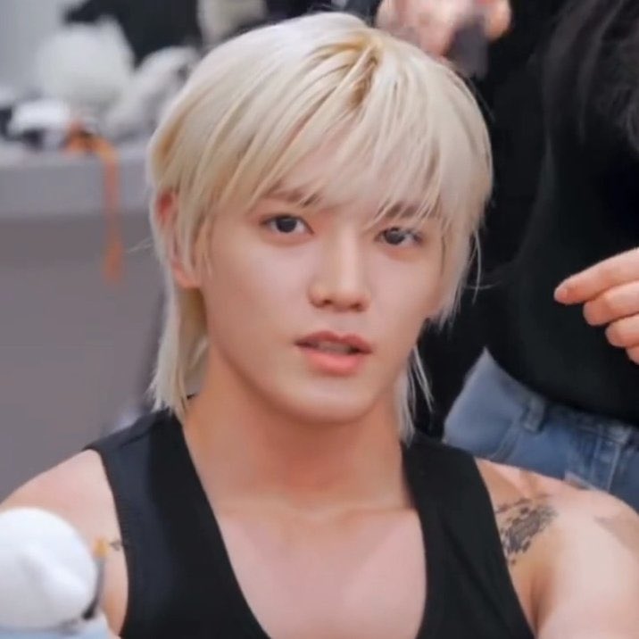 taeyong pics tweet media