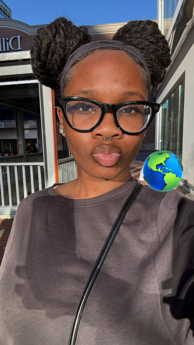 ladyvoiid tweet media