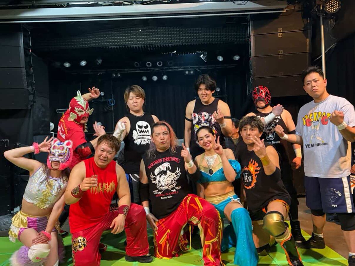 ガキにゃん仮面🎀💛🤍 tweet media