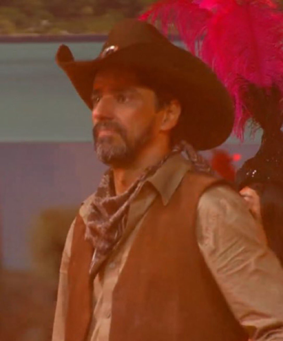 RealBrunoMaroes's tweet photo. Mil vezes eliminada, mil vezes voltaria para ser protagonista e campeã. Ana Paula zerou o game! #BBB26 https://t.co/0HzJR4up5s