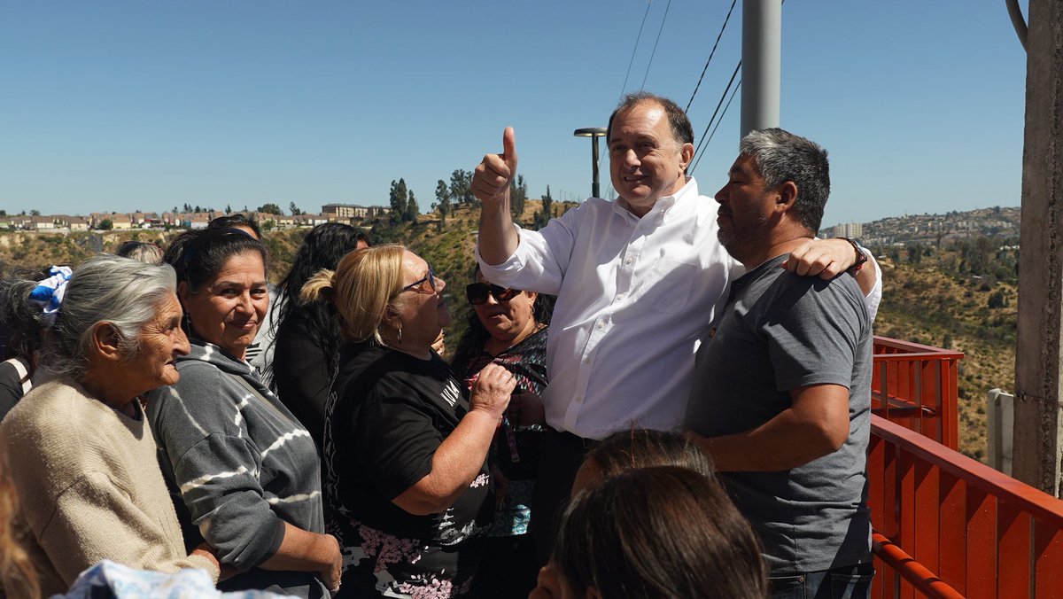 Ministro <a href="/MinistroPoduje/">Iván Poduje</a>  en terreno , en trabajo real! Una gran persona, gran profesional. Un grande! #YoApoyoAPoduje