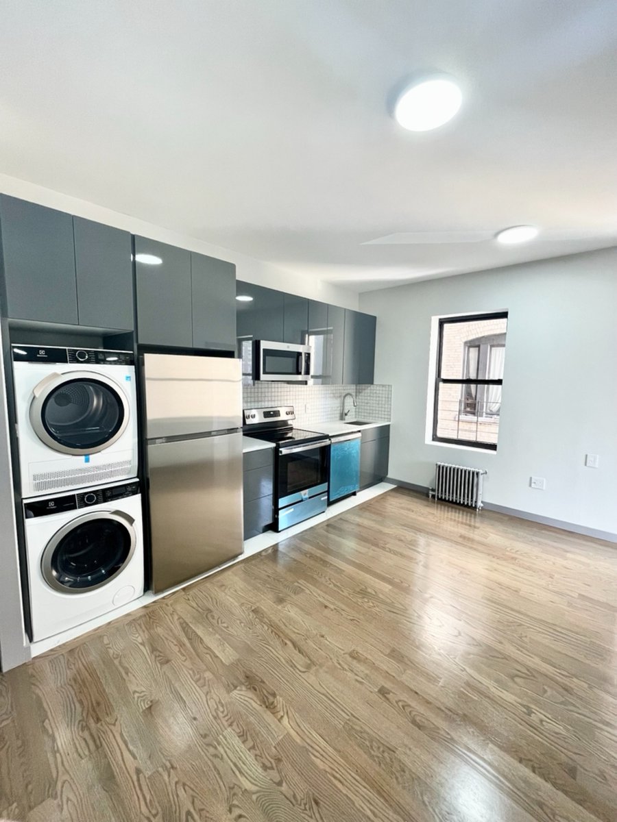 leaseswapnyc's tweet photo. 🔔 New room in 1 bedroom available in Washington Heights South! Rent: $1100. 
Check it out on LeaseSwap! 
#NYCRentals https://t.co/lLyz7IVhcJ
