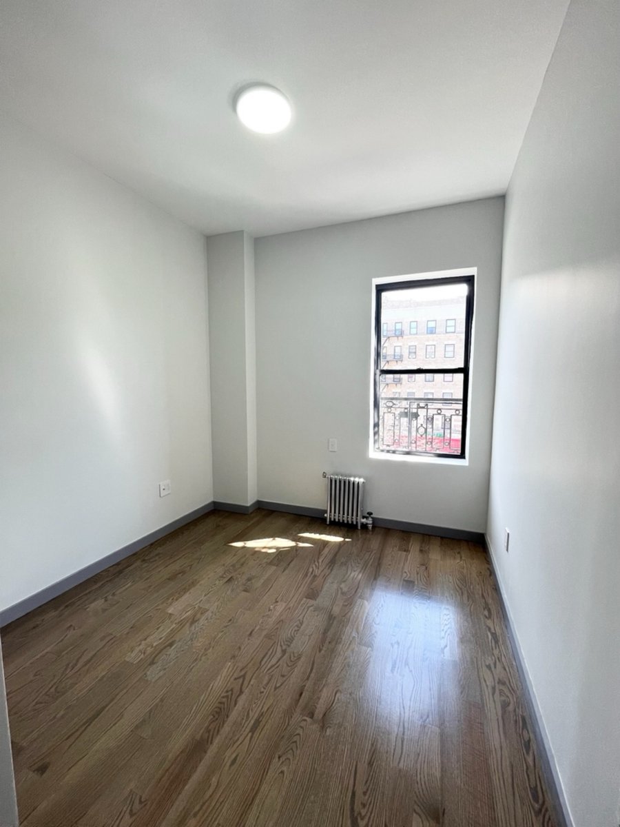 leaseswapnyc's tweet photo. 🔔 New room in 1 bedroom available in Washington Heights South! Rent: $1100. 
Check it out on LeaseSwap! 
#NYCRentals https://t.co/lLyz7IVhcJ