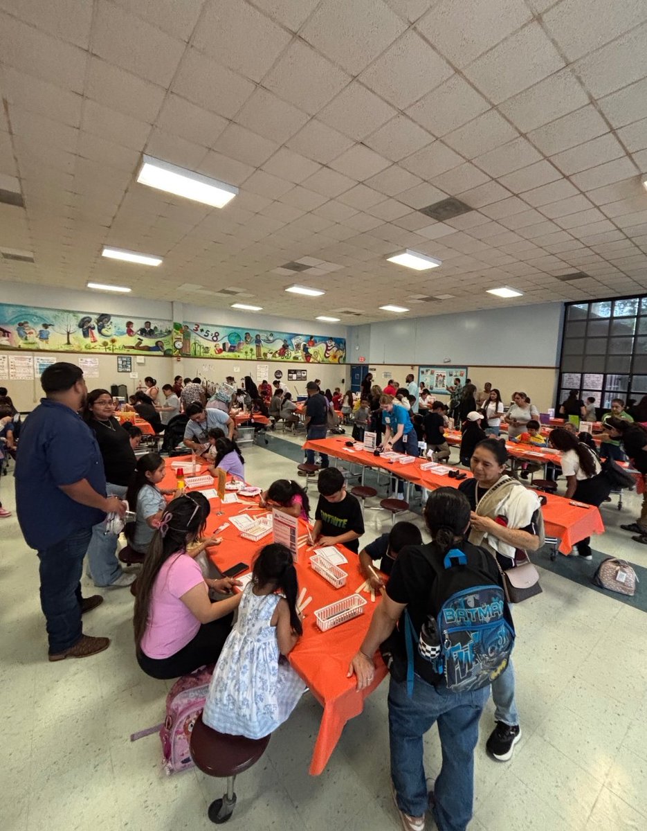 bramir13's tweet photo. Today's Children Museum event @BurnetElem1926 was a HUGE success! 💎🎉 Thank you, teachers and Principal Luna @lunaleads for building strong partnerships with our families!

@MrsGarro @Kryst1025 @lunaleads @bramir13 @sallybelmares https://t.co/d3EPSi0lwr