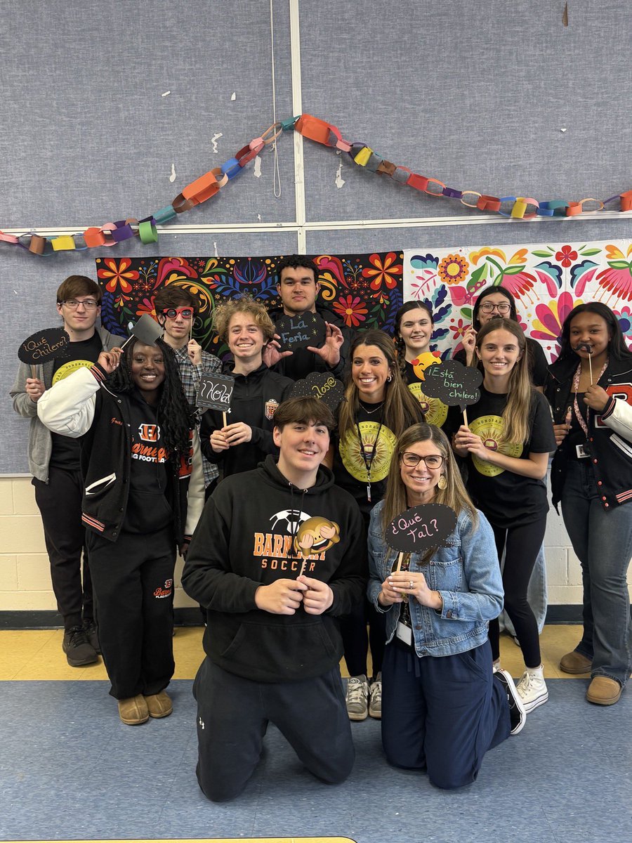 I had the best time with the Spanish Honor Society volunteering at my favorite elementary school! Thank you for having us!❤️ <a href="/itsahorbelthing/">Horbelt</a> <a href="/mrs_ozello/">Krystina Ozello</a>
