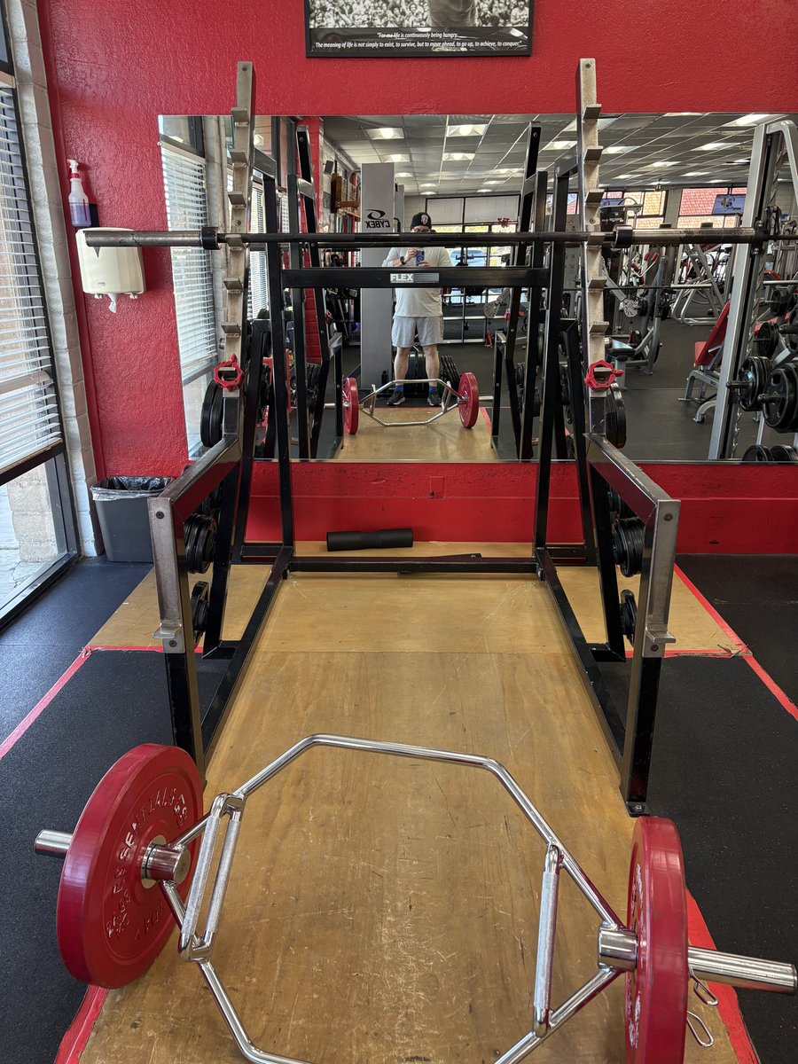 TRMJr's tweet image. This senior citizen got 4 plates today. Don’t usually got that high with a free squat but took a shot with the hack rack. Next week 5 plates then back to free. #GetSome