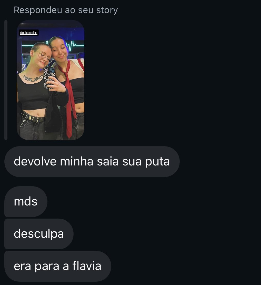 A AMIGA DA FLAVIA TO PASSANDO MAL
