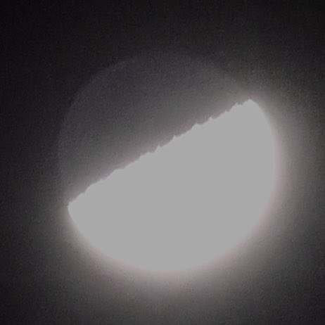 Dougethug's tweet photo. Earthshine tonight an hour past sunset and the moon is 53% illuminated and nearly overhead. What? @AJamesMcCarthy does this only happen during this time of the year? https://t.co/1DGcZwSyvH