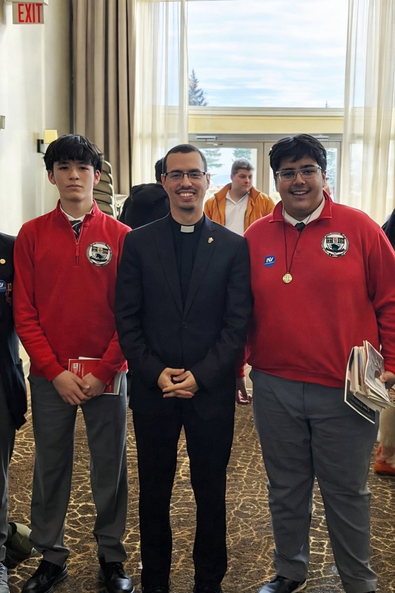 BrebeufCollege's tweet image. Fr Victor Valdes '09 (centre) will be the new assistant pastor at Blessed Trinity Parish! Pictured here with Brebeuf students at the 2026 Ordinandi Luncheon. #AMDG #Faith #Excellence #Tradition #Fellowship #MenForOthers