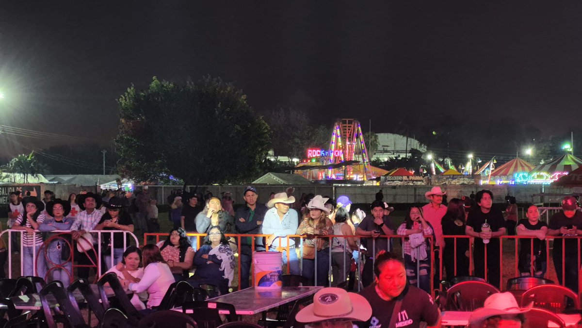 Que hay en Villa tweet media