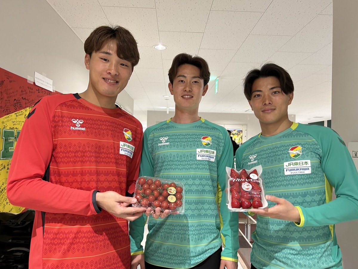 千葉市 より激励品をいただきました📣 ＼ トップチーム #jefunited と