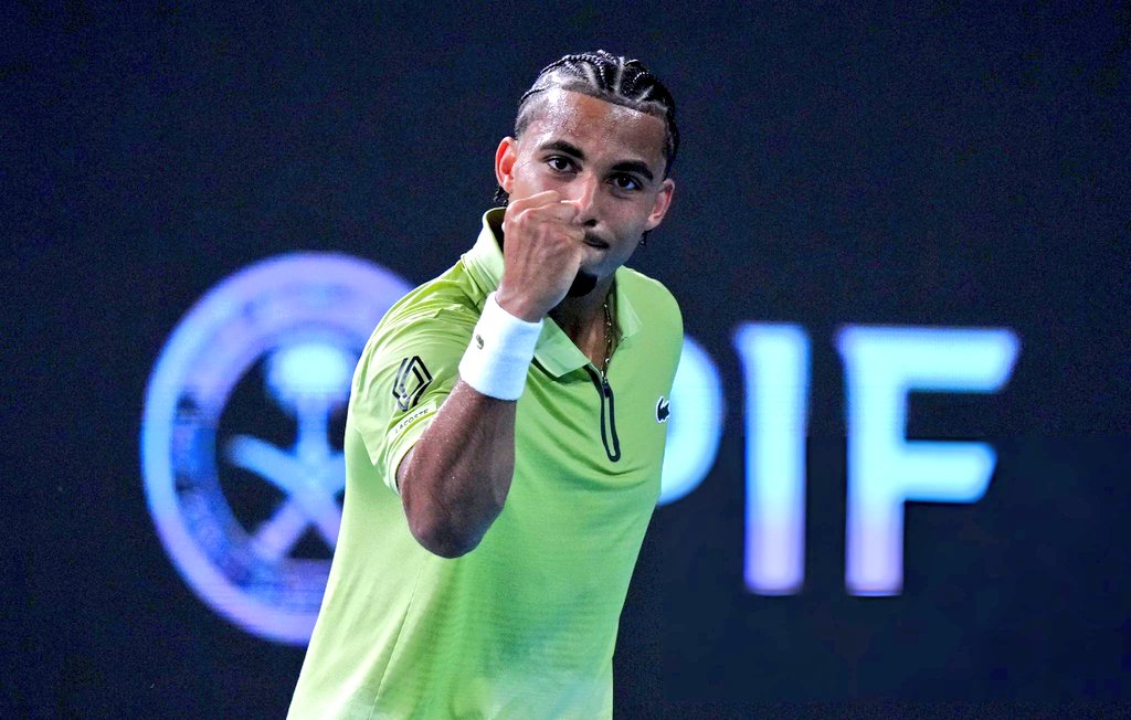 🤯 ¡QUÉ LOCURA DE TRIUNFO!

Arthur Fils salvó ¡4 match points! y derrotó a Tommy Paul por 6-7 (3), 7-6 (4) y 7-6 (6).

El francés, de 21 años, avanzó a semifinales del Masters 1000 de Miami.