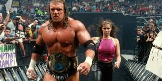 PhantasmWolvez tweet media