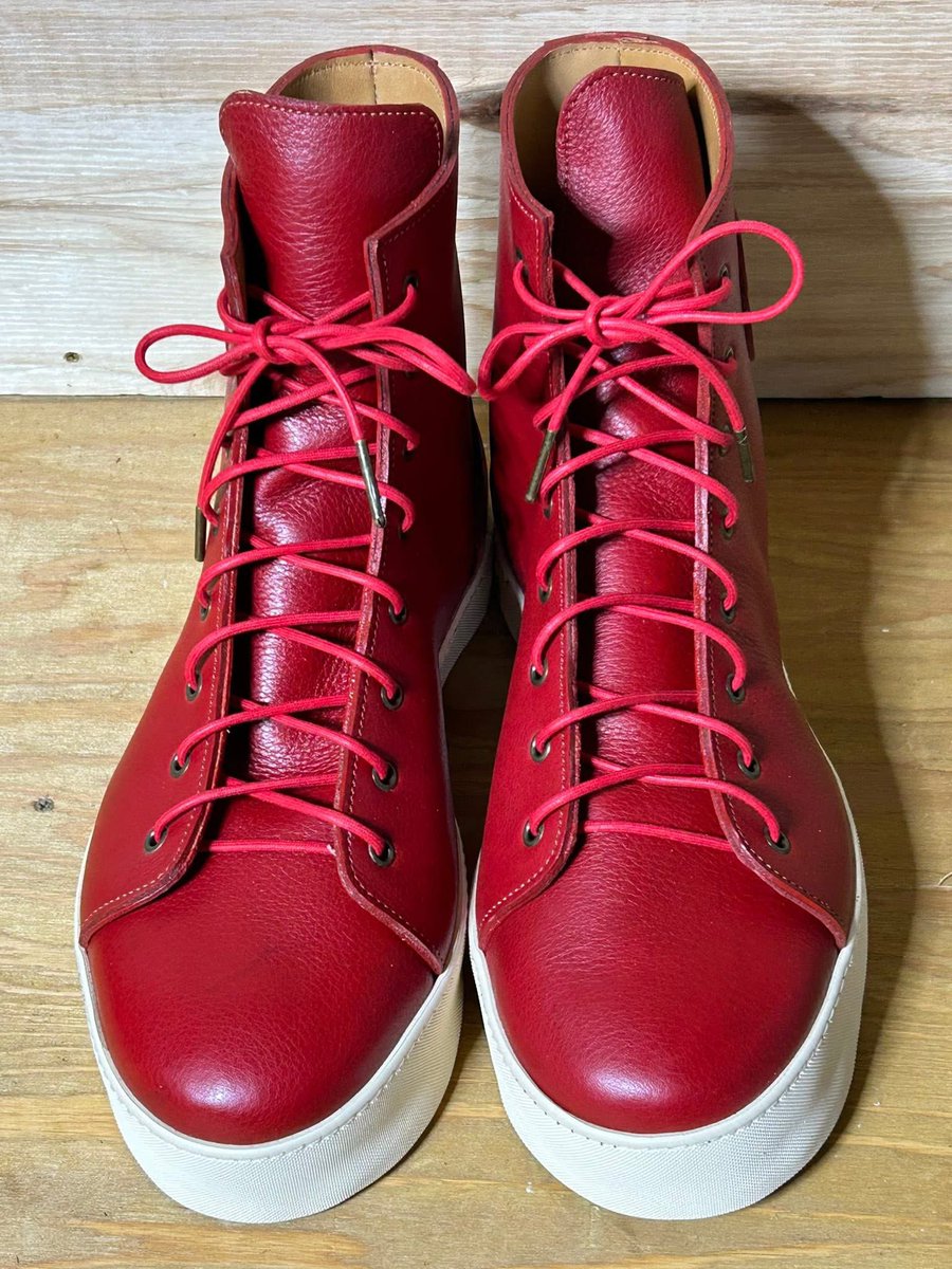 -est 革でブーツ作る人 tweet media