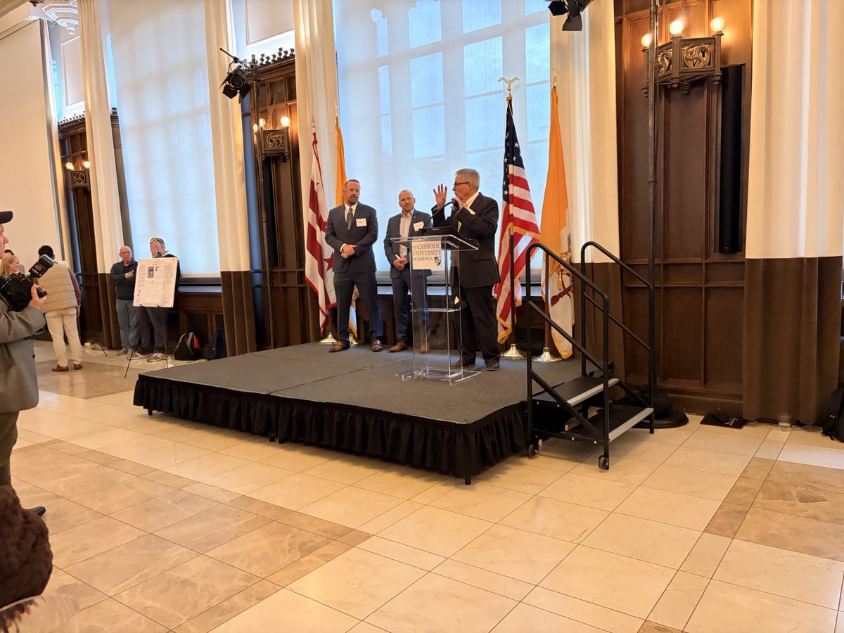 bridges_strong's tweet photo. 2026 Senior Night at CUA where I had the opportunity to meet with collaborators and learn about the amazing work engineering students are doing @CatholicUniv⁩ @bridges-strong https://t.co/iY8eNG2gAj
