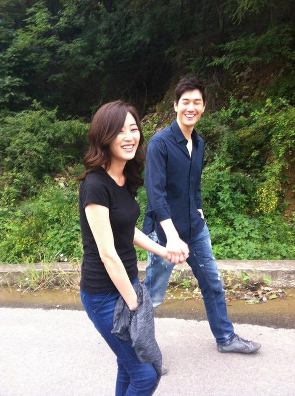 𝑻𝒂𝒆 tweet media