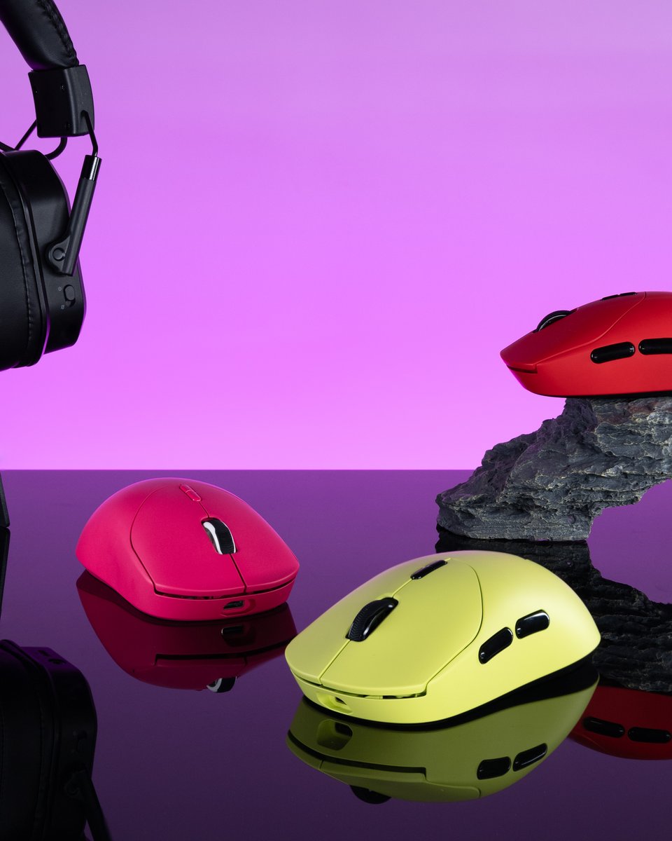 RapooOfficial's tweet photo. All the color options for the VT2-series gaming mice โ
there has to be one that feels just right for you.
Which one matches your vibe? ๐จ๐ฑ๏ธ
#Rapoo #Rapoogaming #VT2Max #gamingmouse #pcgame #desksetup #gamingsetup https://t.co/lWJZPbmN44