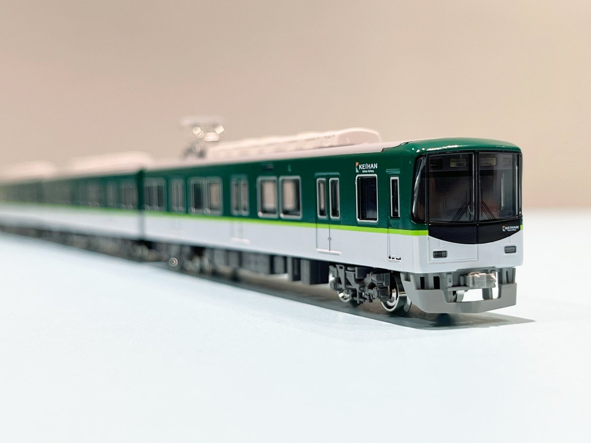 京阪9000系(新塗装・車番選択式)8両編成が本日入荷いたしました