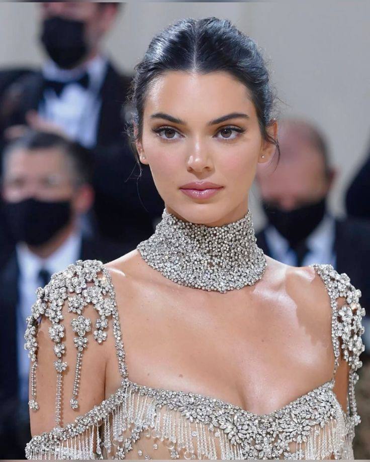 Novaxx88's tweet photo. Hey @grok, remove all the cosmetic surgery from Kendall Jenner’s face !! https://t.co/wxfG3qBUH5