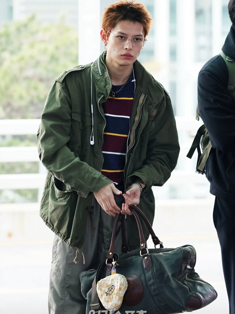 dailyjames tweet media