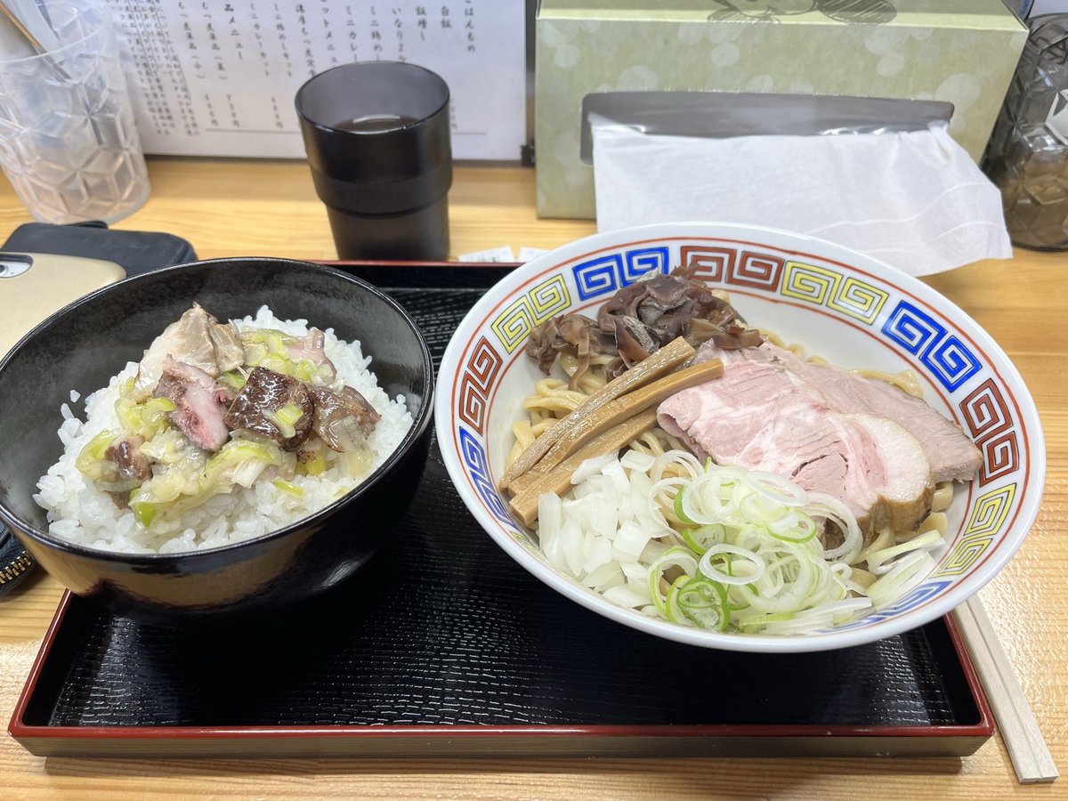 Bakuen55's tweet photo. @wakuya_itto アブラソバ
美味いじゃないすか‼️
サンマ酢を掛けましたが更に良い
限定飯にハズレがない

また来ます❣️
ご馳走様でした😋 https://t.co/3bNdhncgig