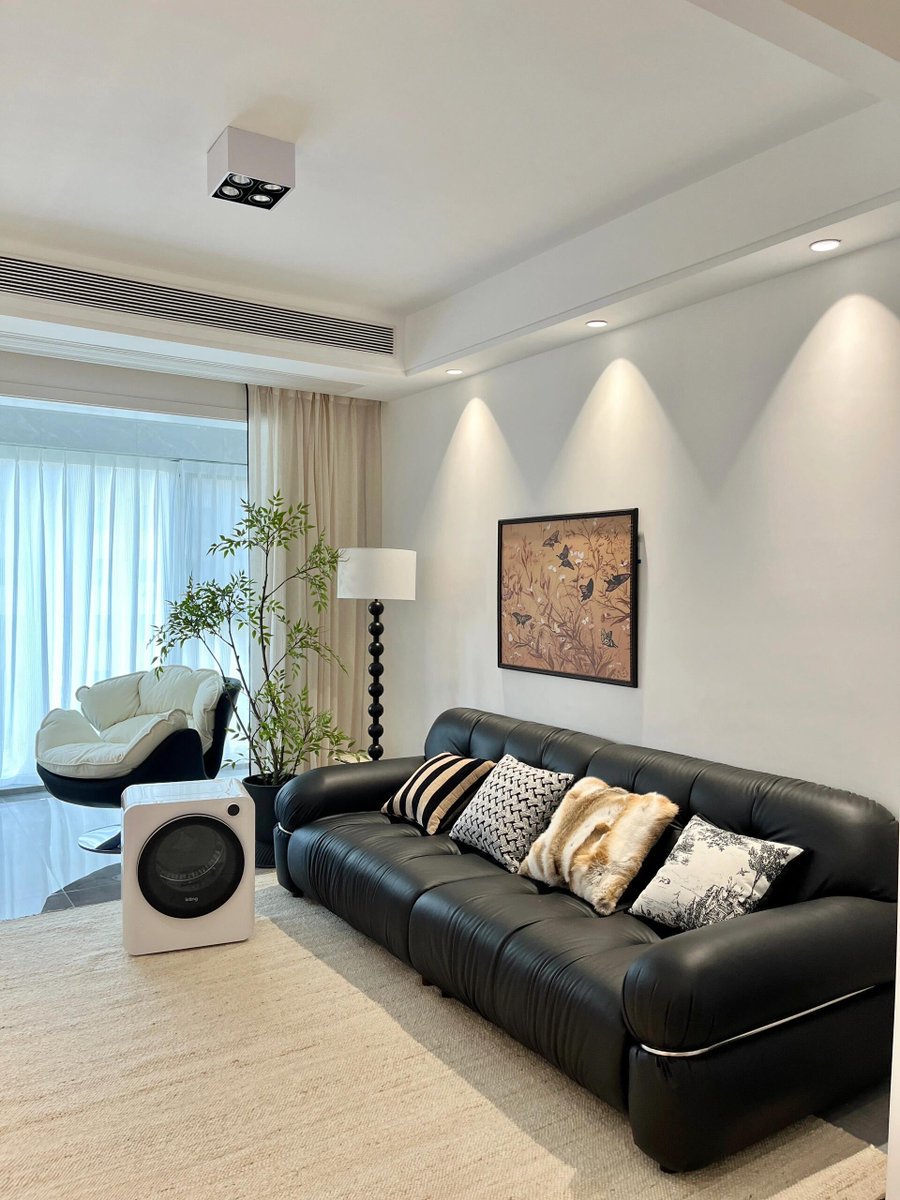 lauraubial12 tweet media