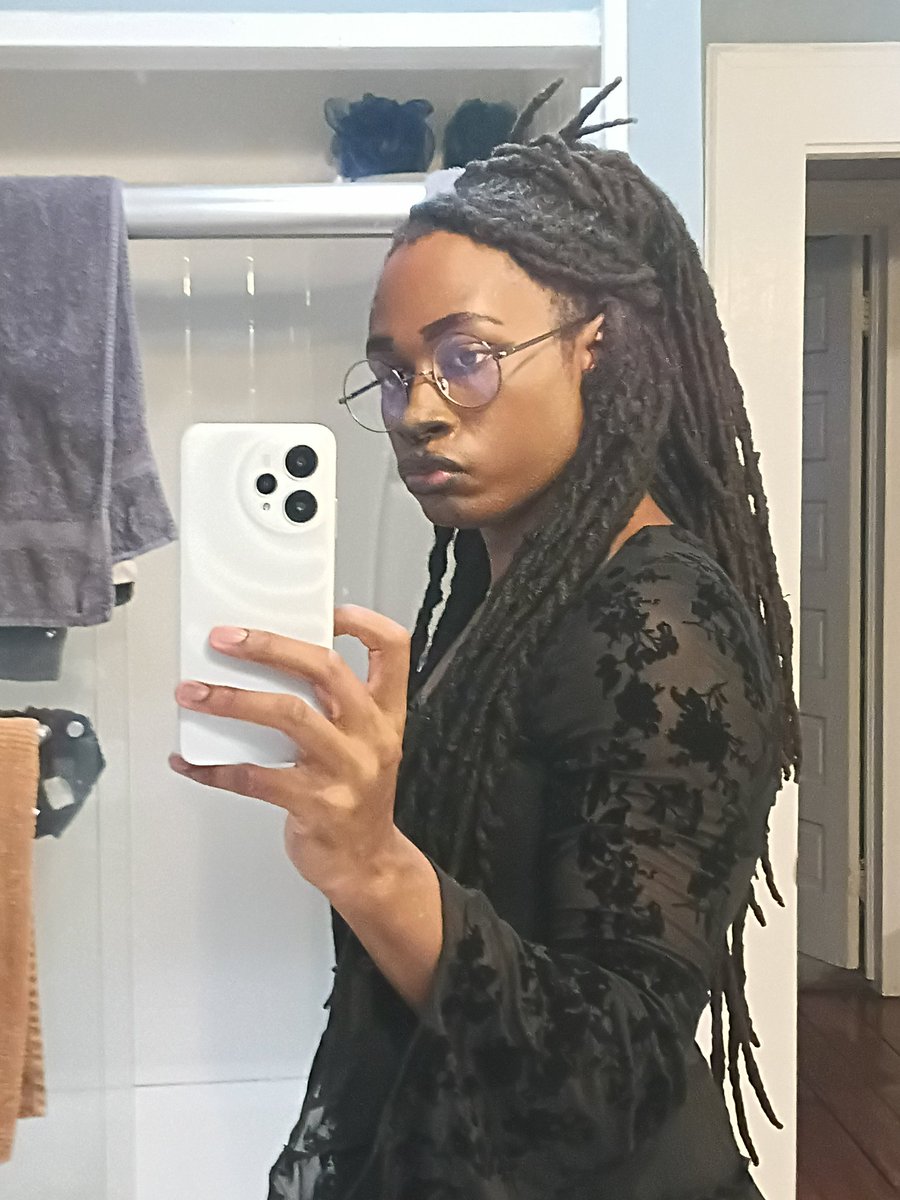 Hananiah🏳️‍⚧️ tweet media