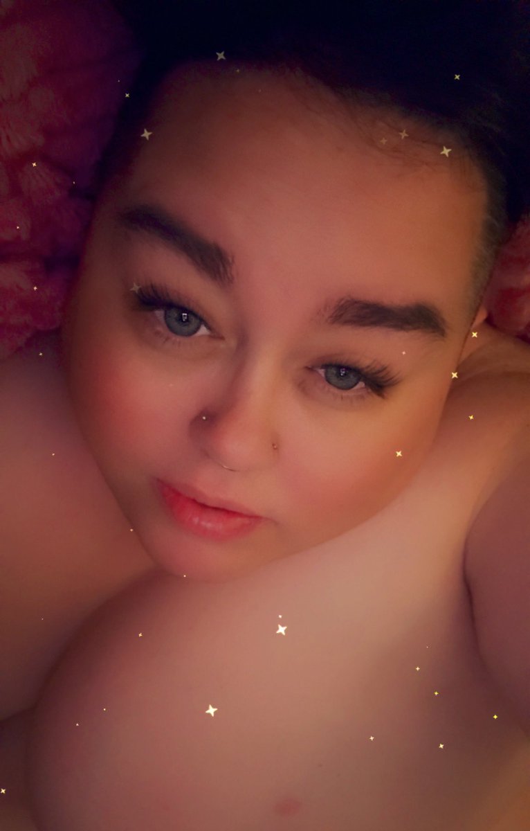 leena 🍑 tweet media