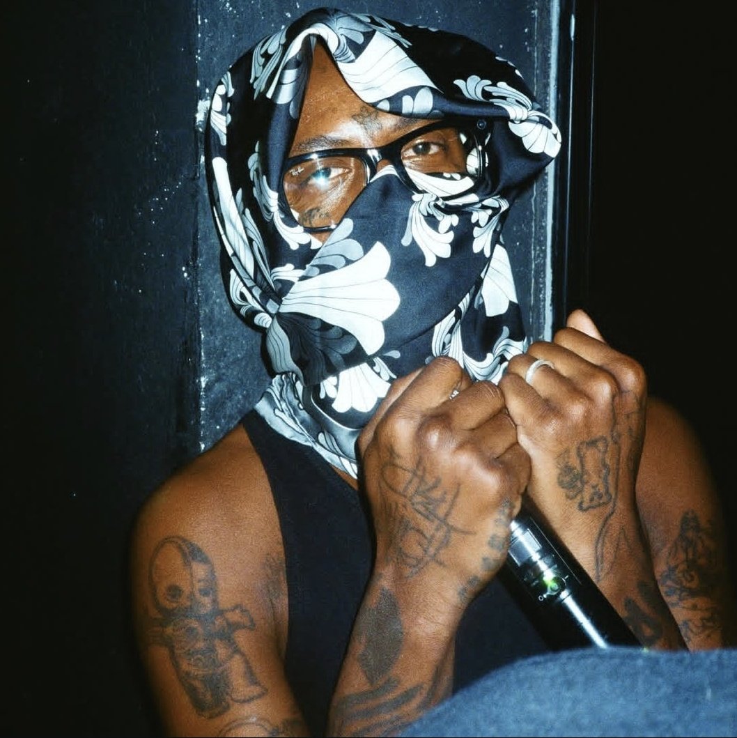 OUVE MUITO! tweet media