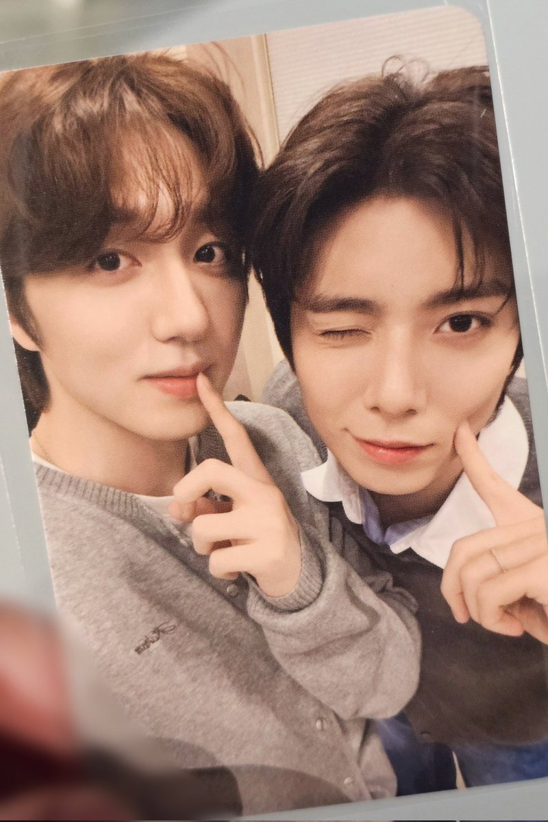 byeollu718's tweet photo. 하 새내기 커플같고 넘 귀엽다........ https://t.co/N7NWGIFEws