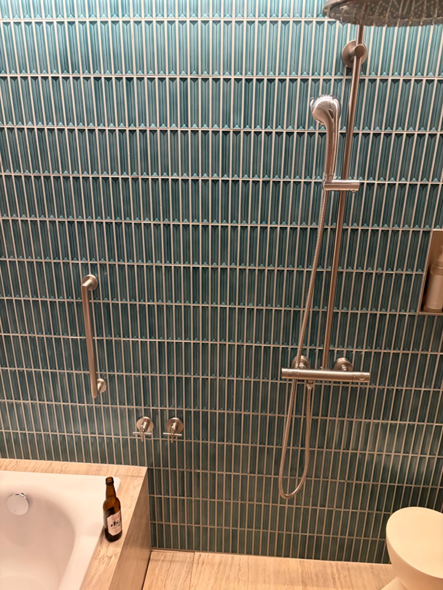 populist frog tweet media