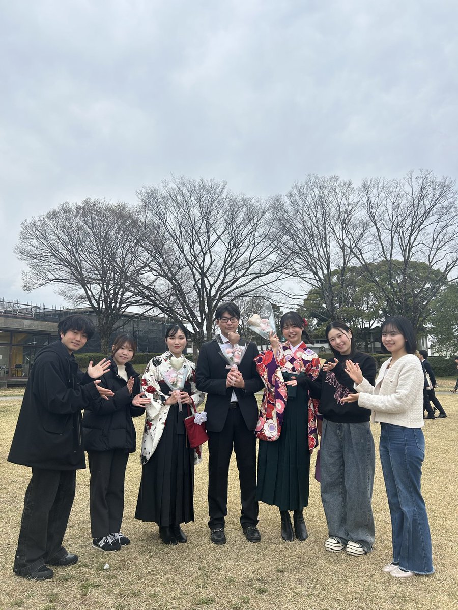 aigeiOBOE's tweet photo. 昨日は卒業式が行われました🎓💐
おーぼえ部屋からは、3名の先輩方がご卒業されました！おめでとうございます🥹

これからのご活躍を専攻性一同、心よりお祈りしております🍀 https://t.co/VColeDNail