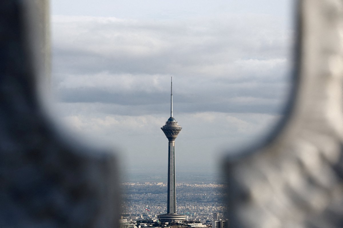 President ​Trump said Iran was desperate to make a deal to end nearly four weeks of fighting, contradicting the Iranian foreign minister who said his country was reviewing a US proposal but had ​no intention of holding talks to wind down the conflict reut.rs/4dbff5s
